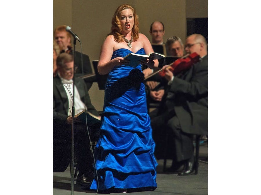 Eliza Dopira singing